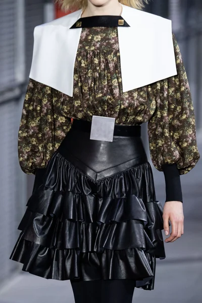Look 70